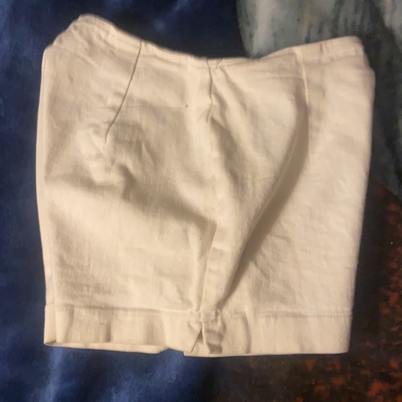 Moda Int’l - Picture 2 of 3